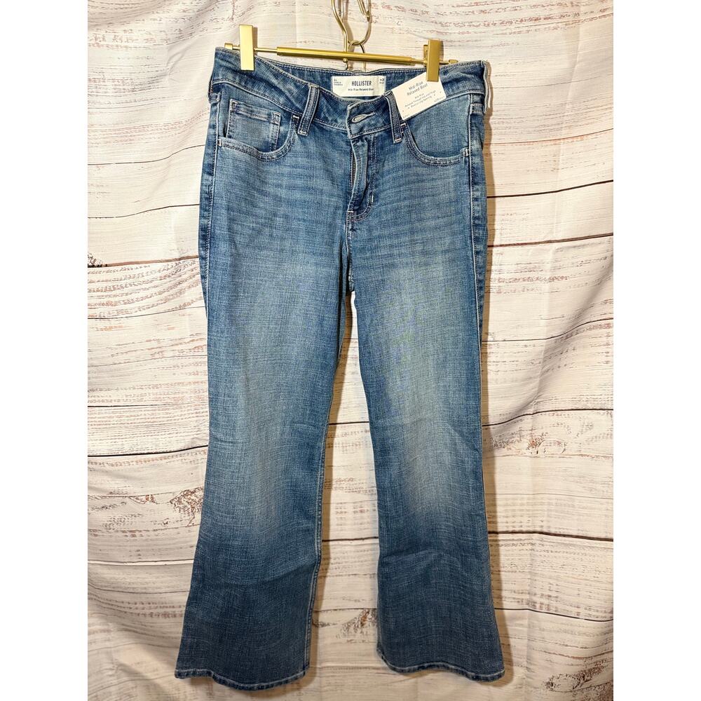 NWT Hollister Mid-Rise Relaxed Bootcut Jeans Size 28 Short